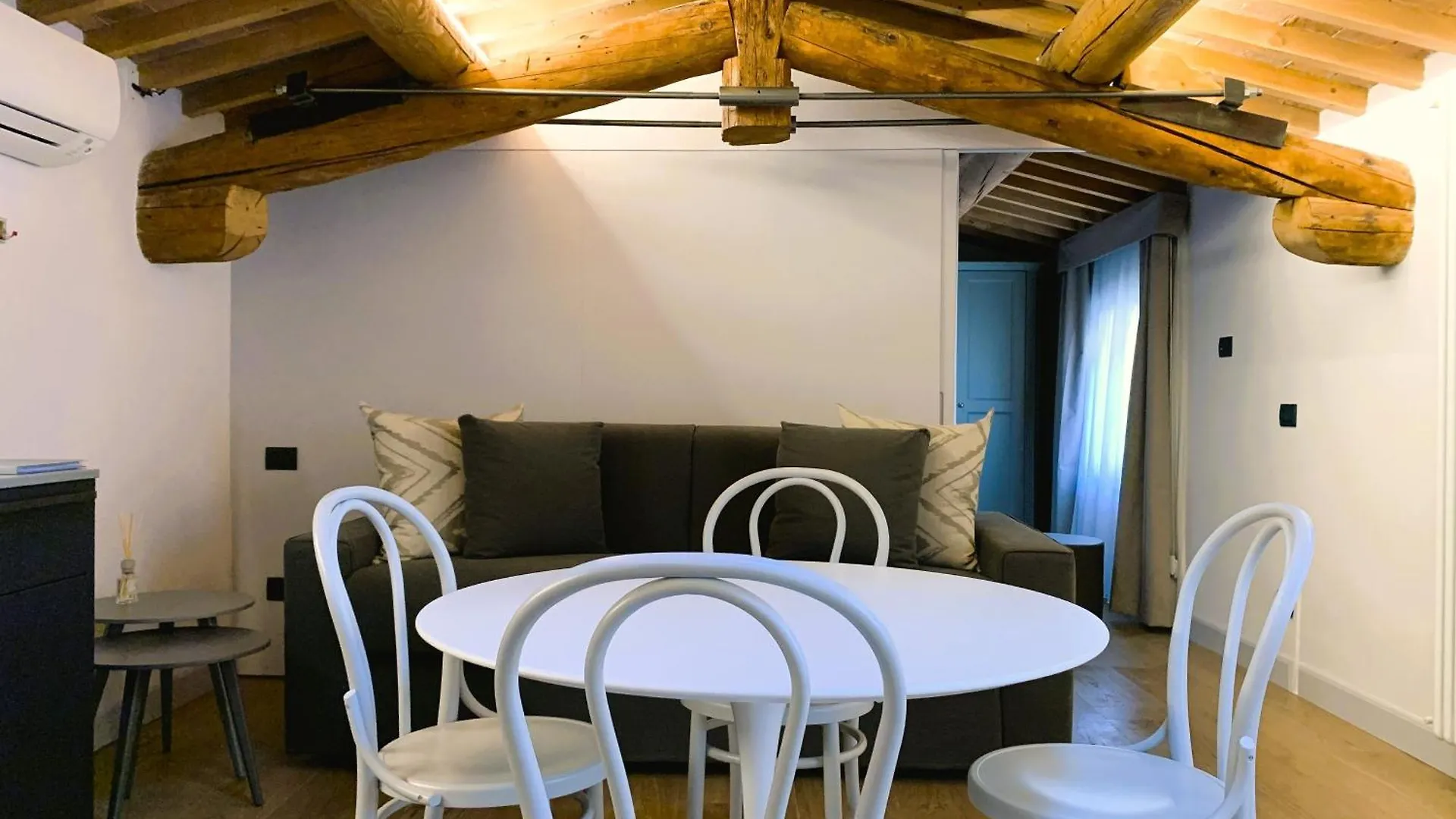 Apartmentsarena - Corte Degli Eremitani Verona Apartment