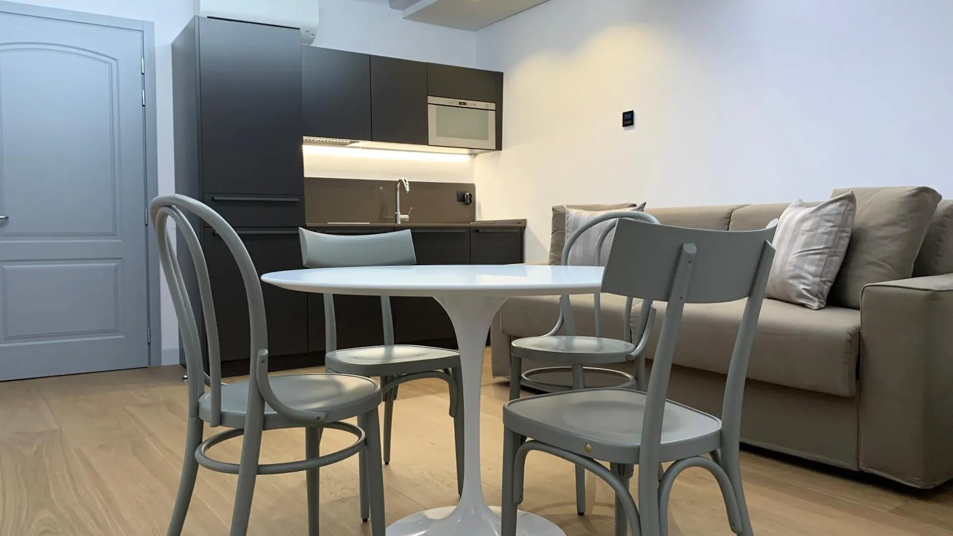 Apartmentsarena - Corte Degli Eremitani Verona 0*,  Italy